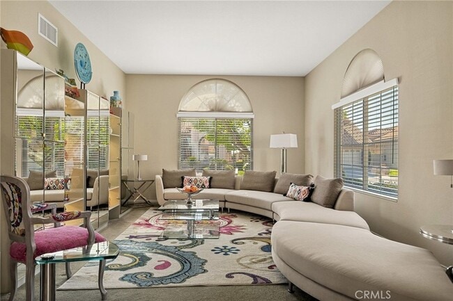 Foto del edificio - 1521 Fairway Oaks Ave