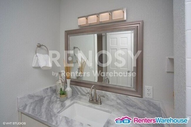 Building Photo - Exceptional Remodeled 4 Bed 3 Bath Home | Denver, CO
