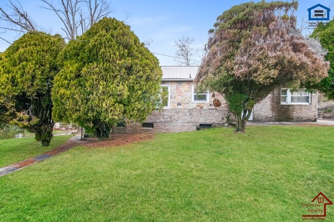 Oakland Park Pet Friendly Houses for Rent Knoxville, TN - Main Image