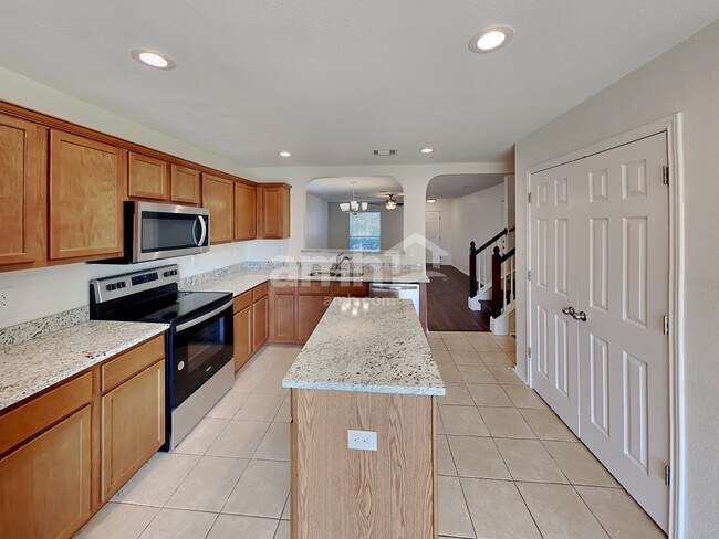 Building Photo - 748 McCulloch Glenn