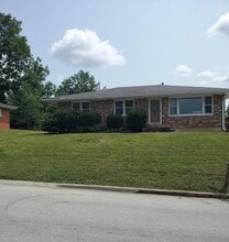 Building Photo - 1951 Elmwood Dr E