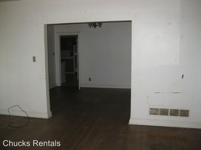Building Photo - 4 br, 3 bath House - 811 W Walnut Street