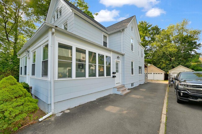 Building Photo - 153 Franklin Ave