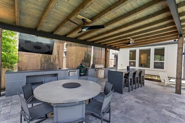 Foto del edificio - 28 Clearview Terrace Pl