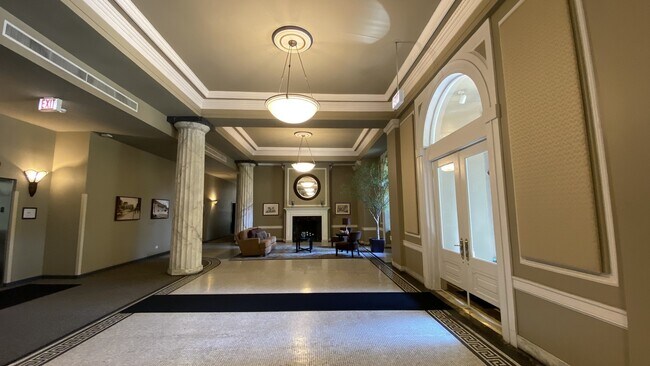 Building Photo - 1439 S Michigan Ave