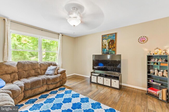 Foto del edificio - 1405 S Harbor Dr