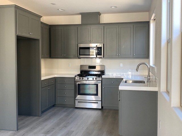 Cocina - 2596 1st St