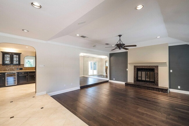 Building Photo - 3215 Sesbania Dr