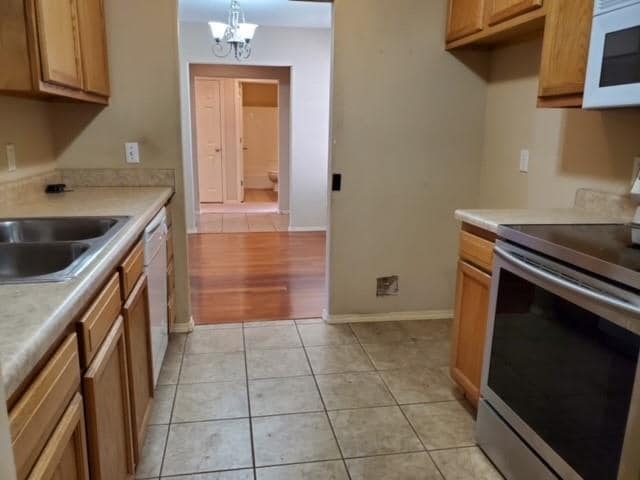 Foto del edificio - 6204 SW Meadow Well Ave