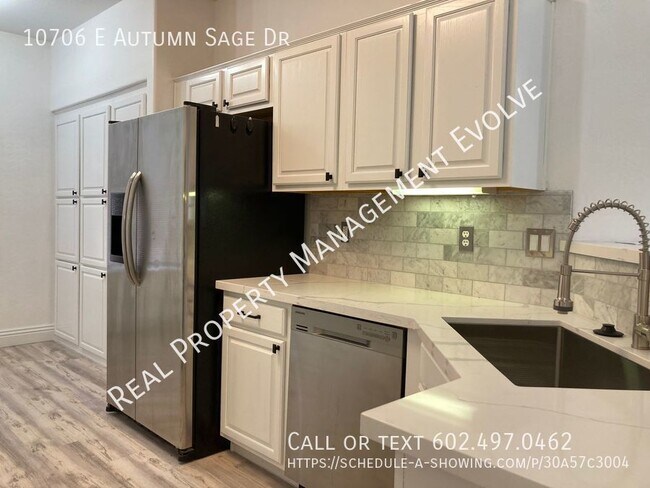 Foto del edificio - GATED & FULLY REMODELED!