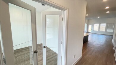 Building Photo - 30310 Tall Fescue Dr