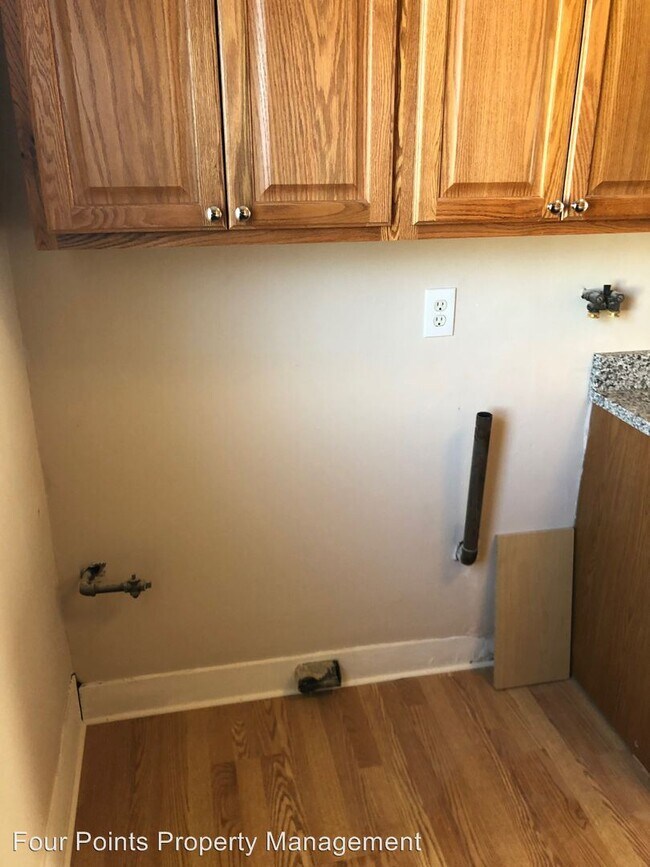 Building Photo - 146-148 Warwick St