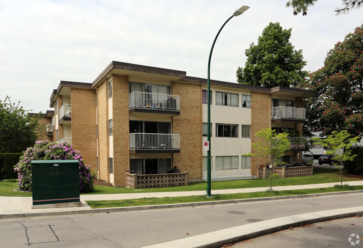 Primary Photo - Sunshine Manor