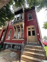 Building Photo - 1036 Linden St