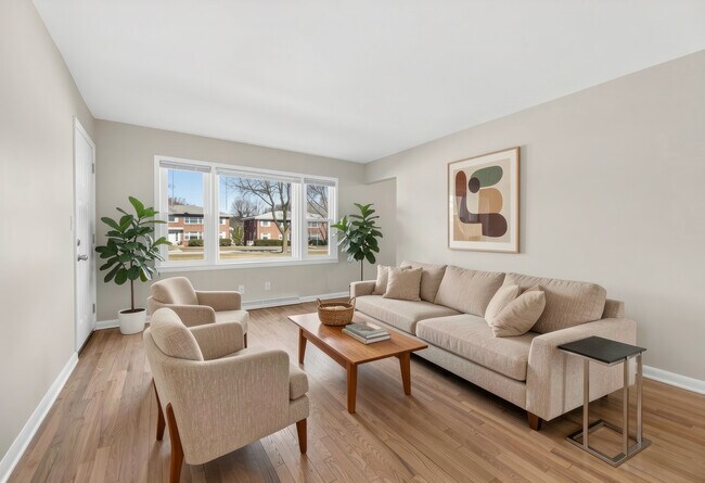 Foto del edificio - 11817 W North Ave