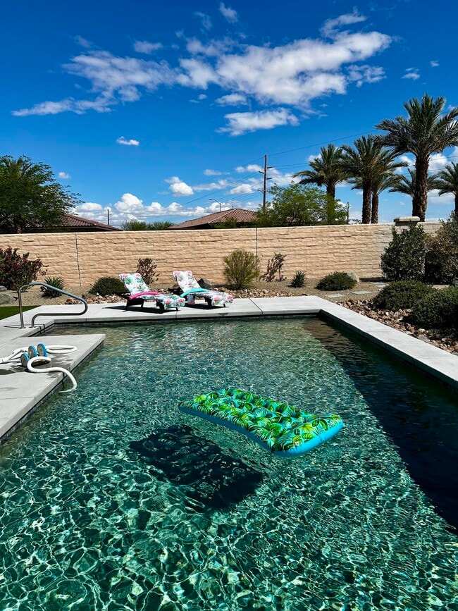Building Photo - 43930 Arancia Way