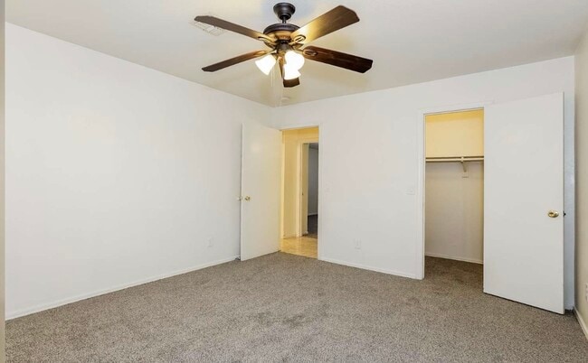 Foto del edificio - 2218 W Bowker St