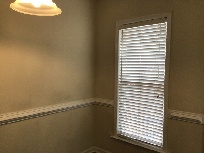 Building Photo - 204 McCarthy Dr