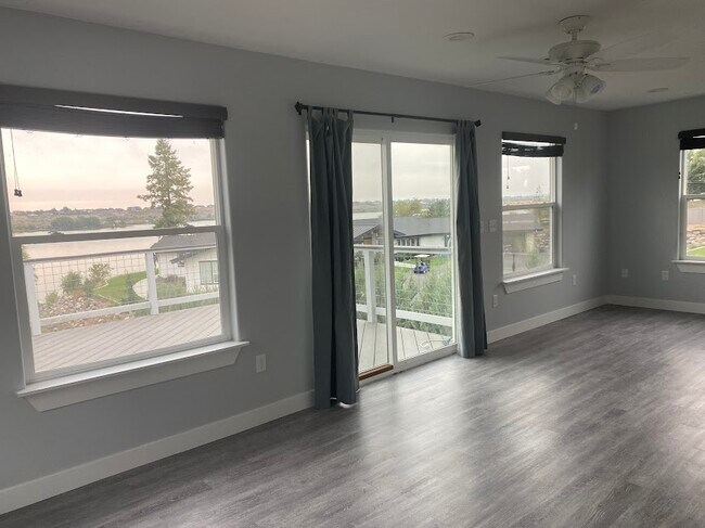 Foto del edificio - 3905 W Peninsula Dr