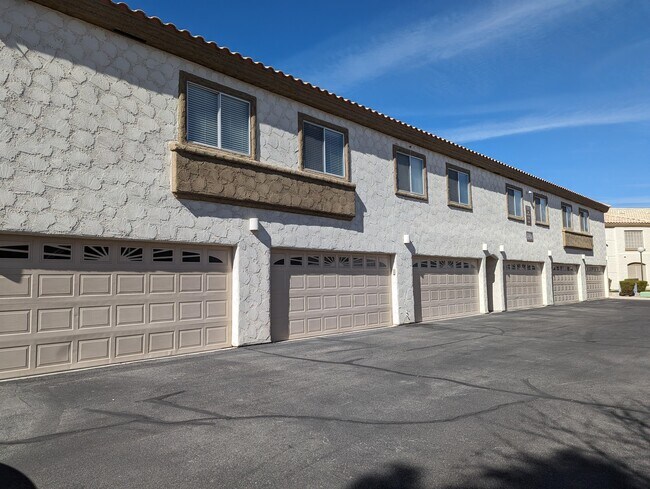 Building Photo - 6904 Indian Chief Dr