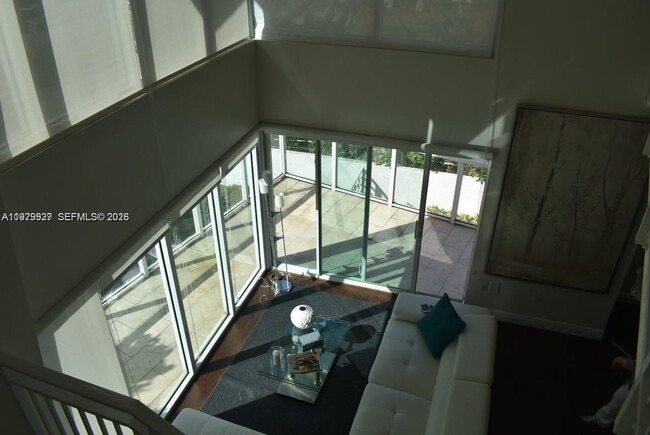 Building Photo - 1528 Brickell Ave