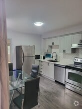 Building Photo - 4831 Rue Saint-Urbain