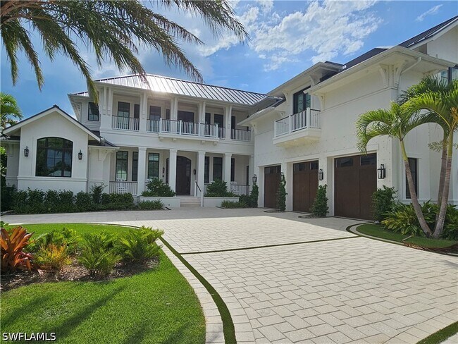 Foto del edificio - 637 Palm Cir W