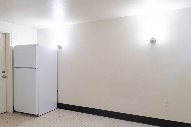 Foto del edificio - Cozy Studio, Available Now, Great location to Downtown!!