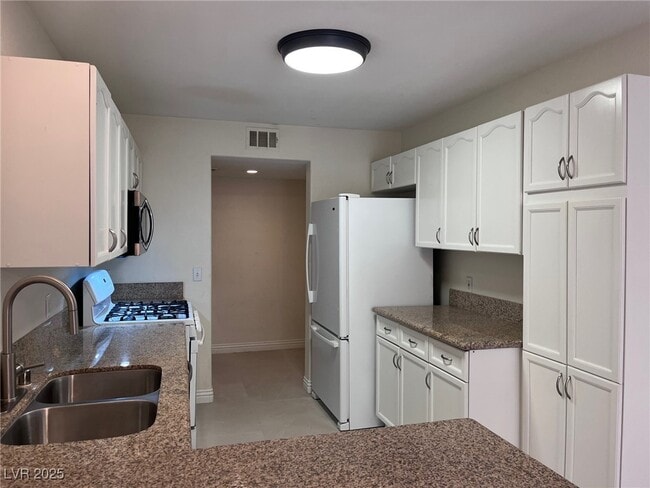 Building Photo - 9688 Gunsmith Dr