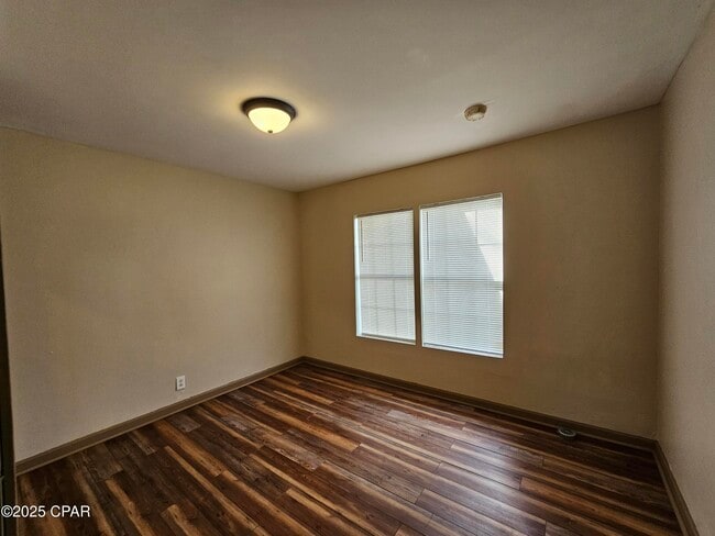 Foto del edificio - 1814 Arthur Ave