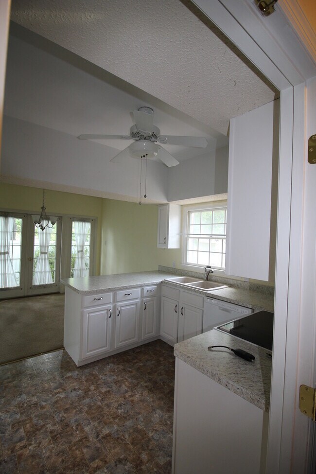 Foto del edificio - 173 Carriage Ct