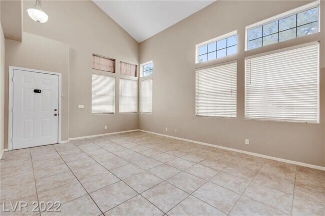 Building Photo - 2221 Ramsgate Dr