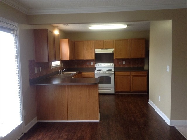 Building Photo - 2424 Summer Meadow Court