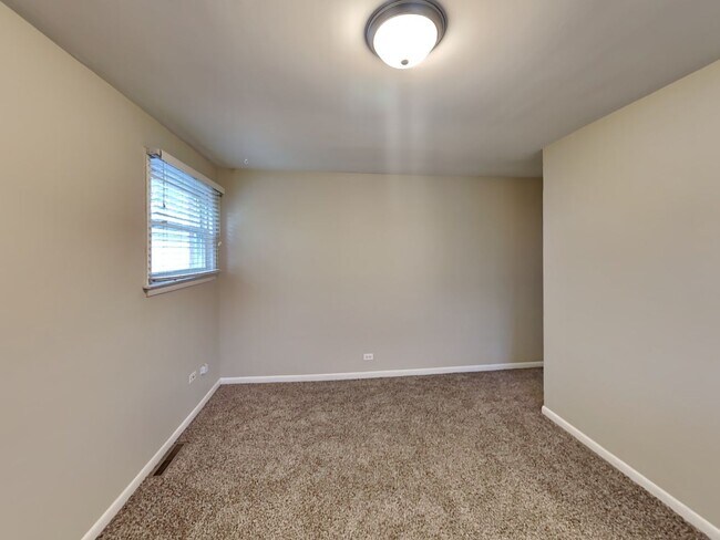 Building Photo - 602 Banbury Ct