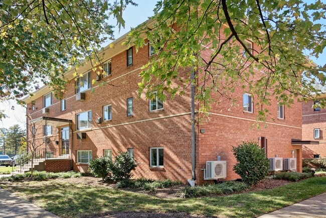 Building Photo - Del Ray Bellefonte