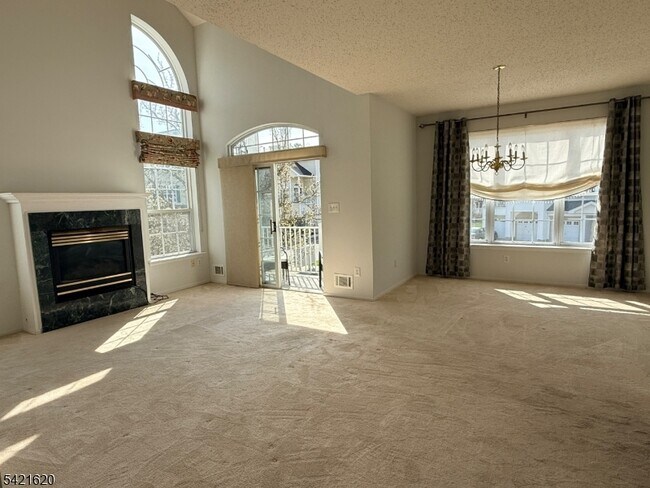 Foto del edificio - 82 Hancock Dr