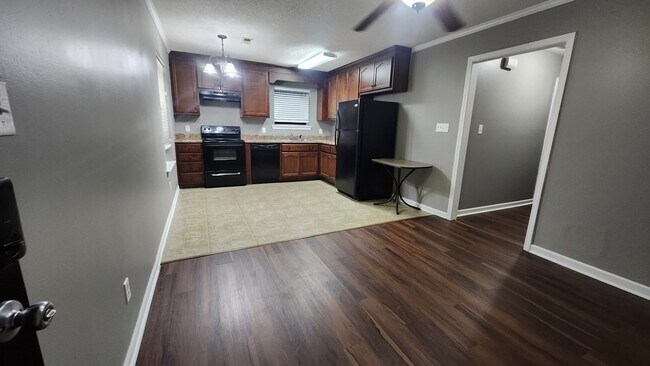 Foto del edificio - 121 Jackson Ln