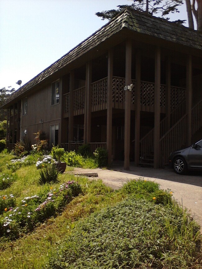 Foto del edificio - 2431 Richmond Dr