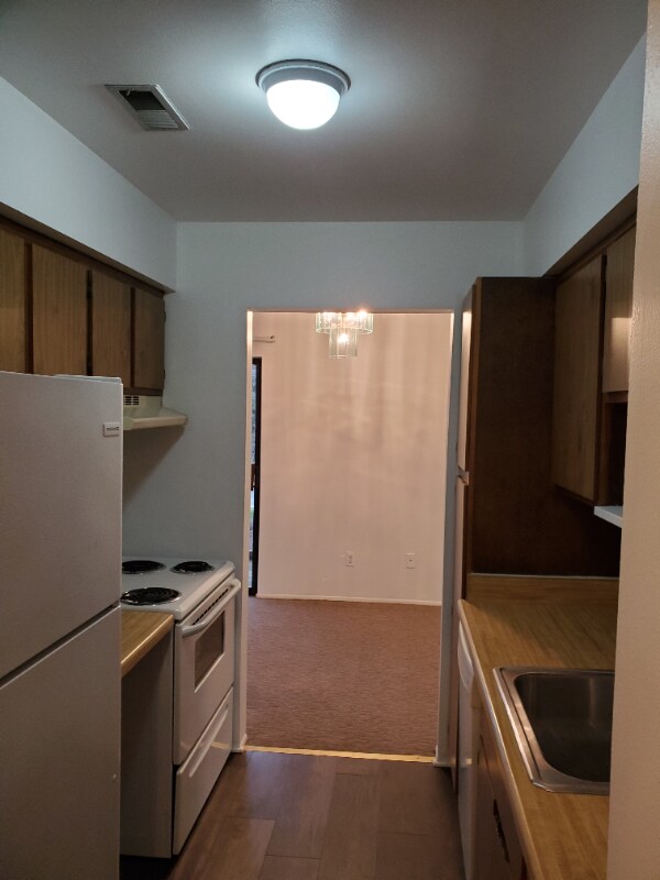 Foto del edificio - 30078 W 12 Mile Rd