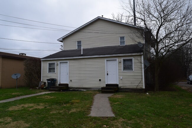 Building Photo - 133 Whiley Ave