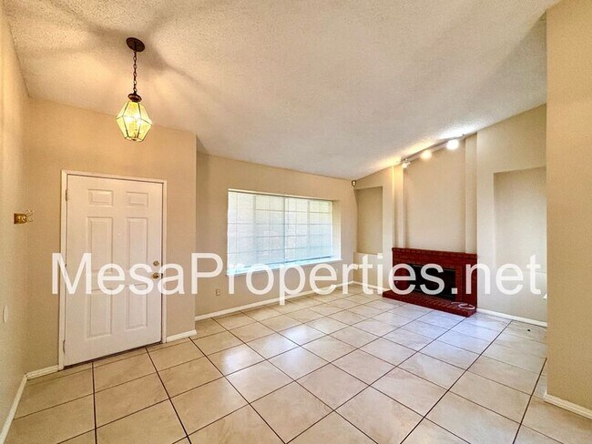 Foto del edificio - 14182 Liberty Way