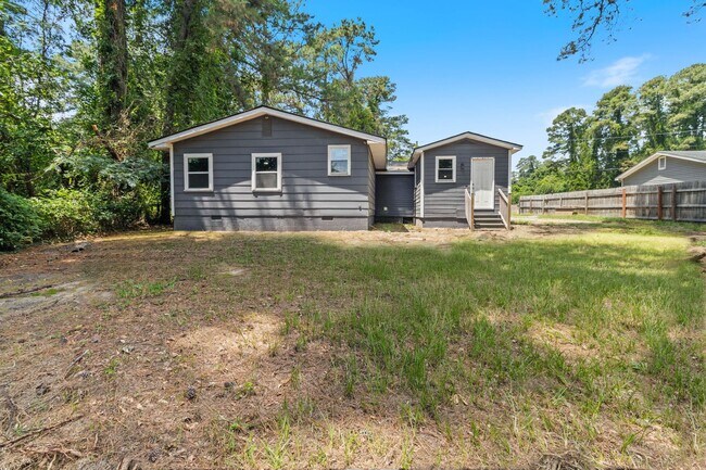 Foto del edificio - 2639 Crystal Springs Dr