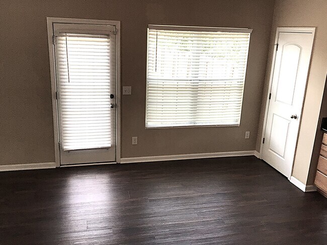 Building Photo - 922 Wolfpack Way