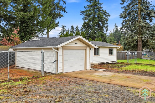 Building Photo - 2004 SE 143rd Ave