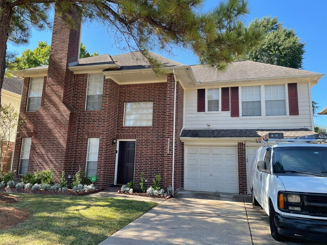 Foto principal - 16434 Concord Falls Ln