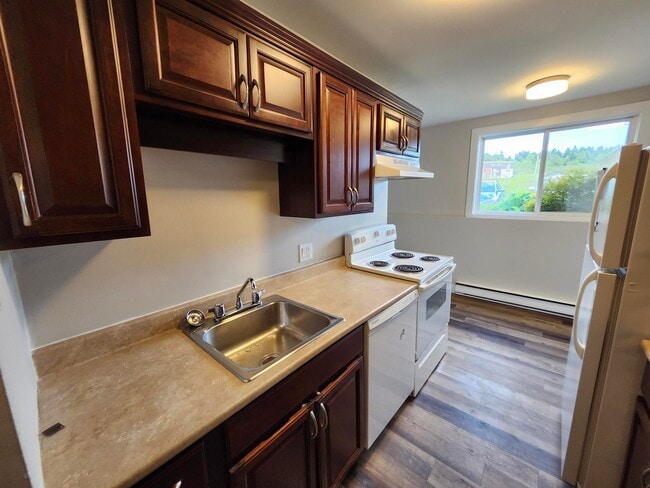 Building Photo - 534 Bonita Ave