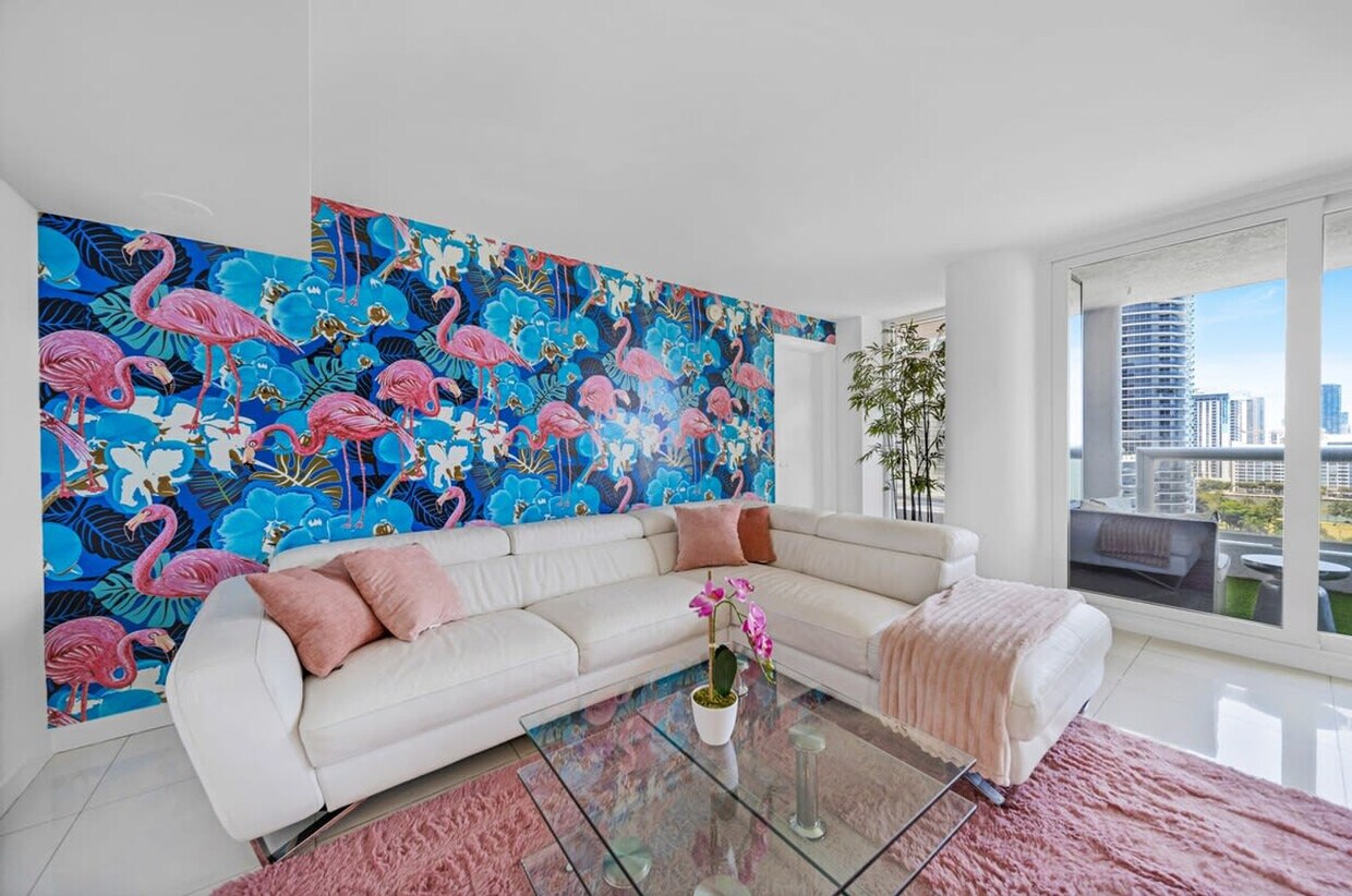 Foto principal - 1717 N Bayshore Dr