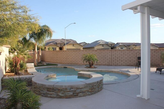 Building Photo - 42815 Portezza Ct