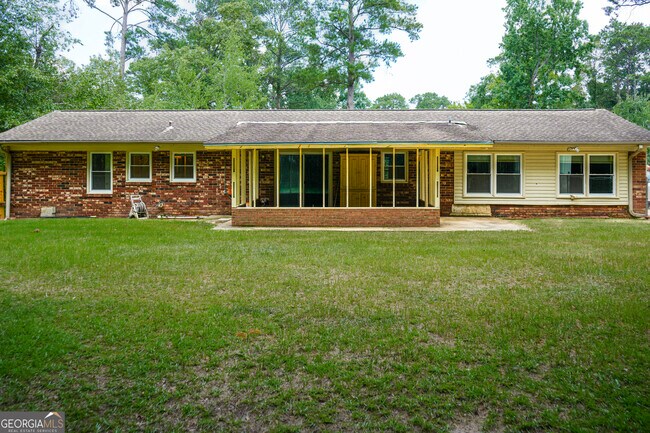 Foto del edificio - 307 Pinewood Dr