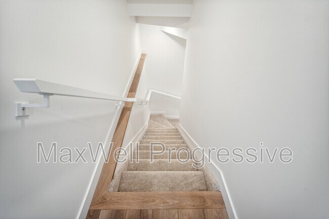 Building Photo - 7134-7193 93 St NW